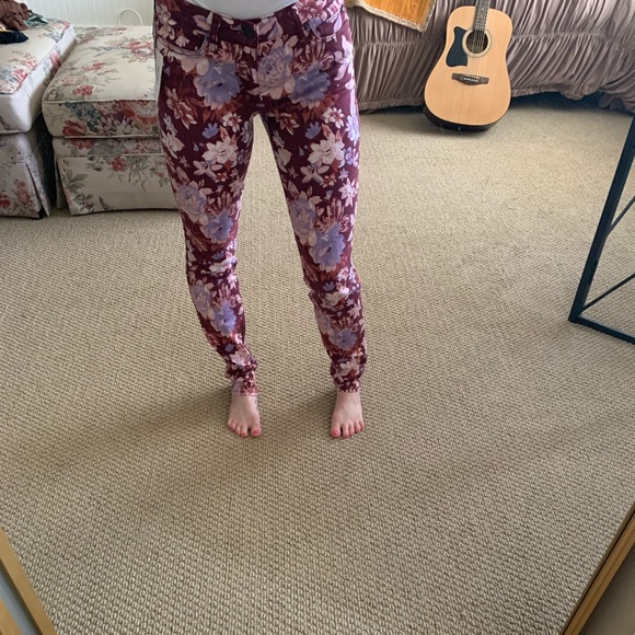 Floral Print Skinny Jeans - Picture 2 of 4
